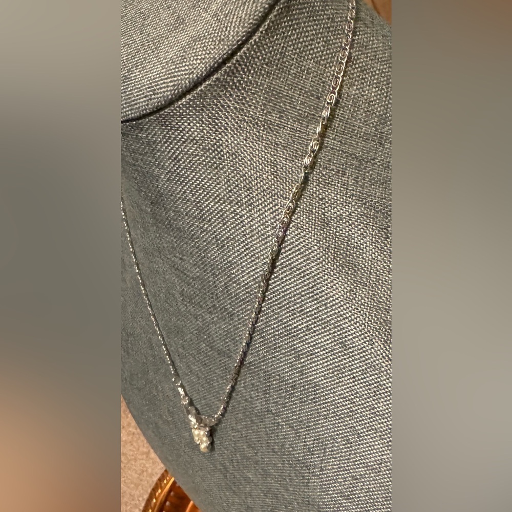 Vintage Avon Pearl Grape Cluster Necklace ✨ - Picture 5 of 12
